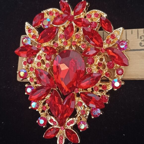 NWOT Drop Dead Gorgeous Red Brooch - Picture 4 of 4